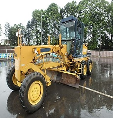 KOMATSU GD405A-2